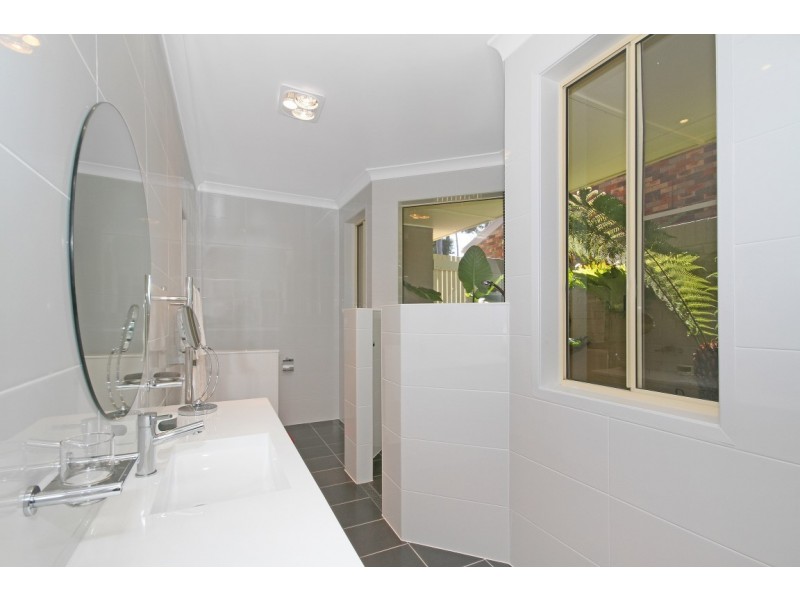 120 Hume Road, Sunshine Bay NSW 2536