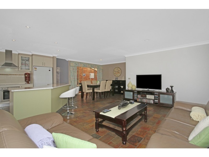 120 Hume Road, Sunshine Bay NSW 2536