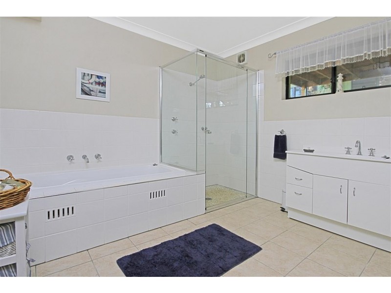 4 Beatrice Place, Long Beach NSW 2536