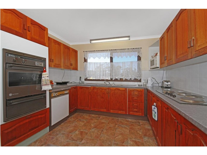 27 Grant Street, Broulee NSW 2537