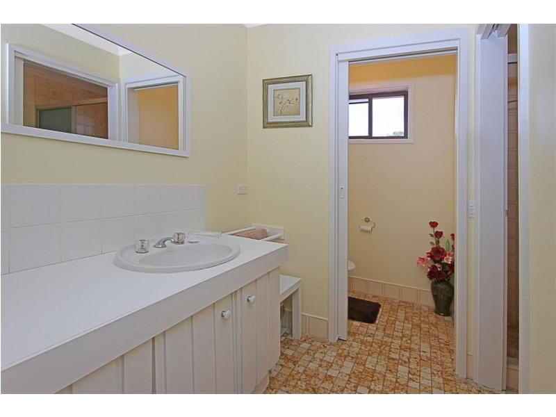 71 Pacific Road, Surf Beach NSW 2536