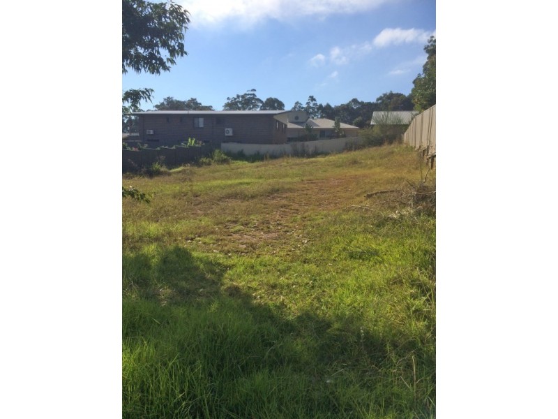 37 Canning Crescent, Sunshine Bay NSW 2536