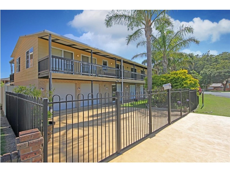 18 Hibiscus Close, Maloneys Beach NSW 2536