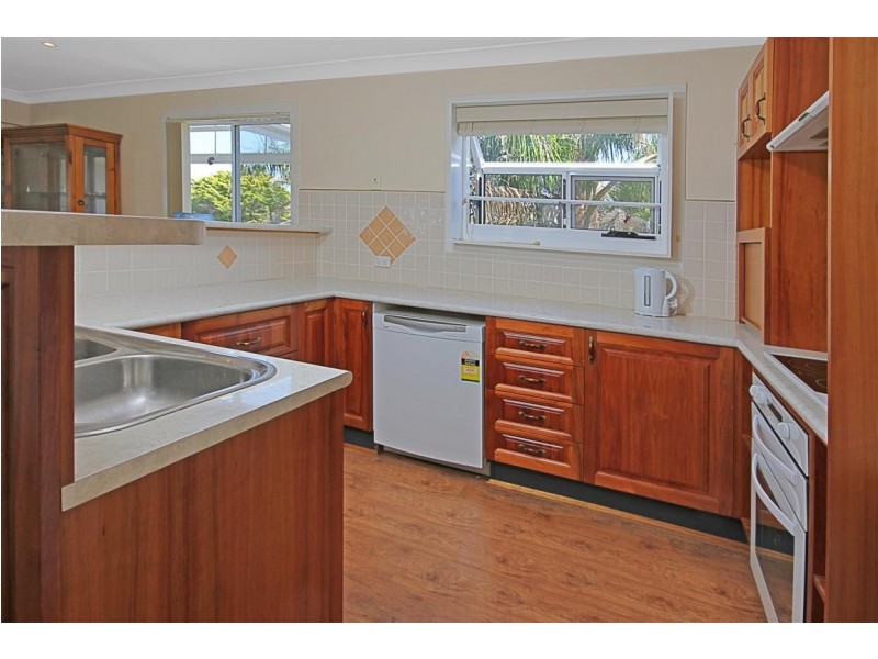 18 Hibiscus Close, Maloneys Beach NSW 2536