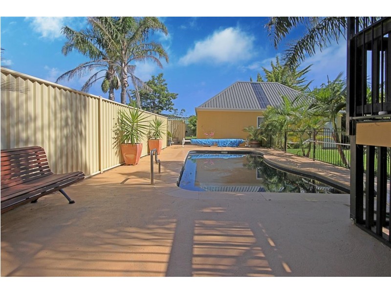 18 Hibiscus Close, Maloneys Beach NSW 2536