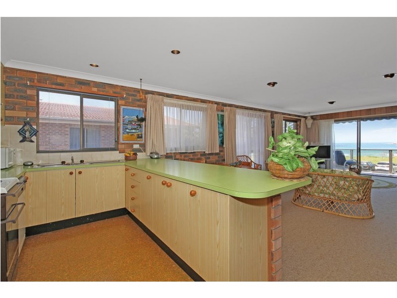 2/10 Kuppa Avenue, Malua Bay NSW 2536