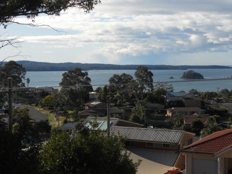 82 Vista Avenue, Batemans Bay NSW 2536