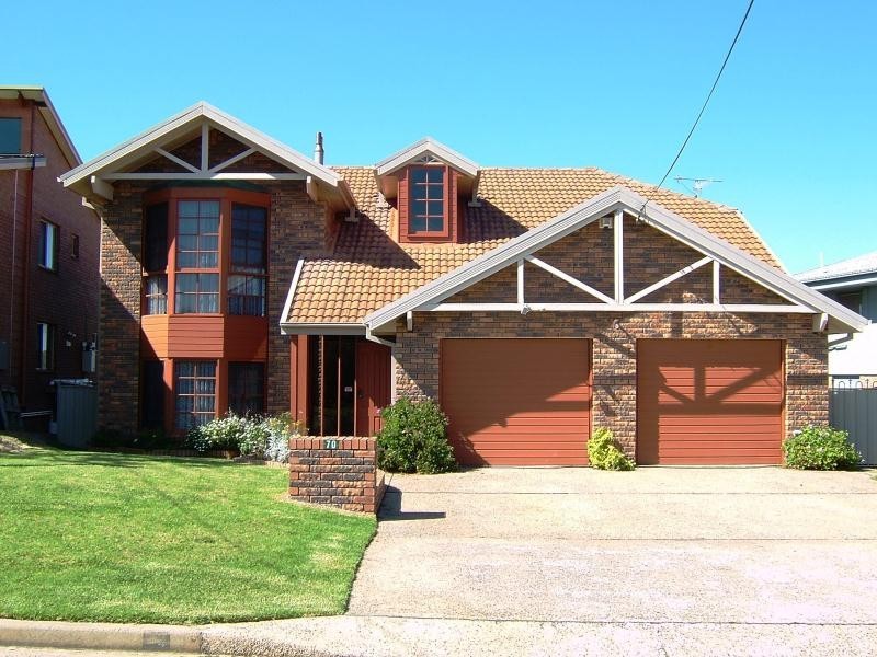70 Tallawang Crescent, Malua Bay NSW 2536