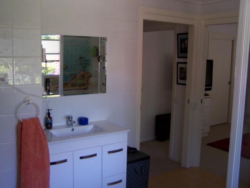 37B Peninsula Drive, Surfside NSW 2536