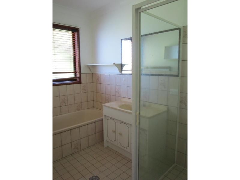 8 Cook Avenue, Surf Beach NSW 2536