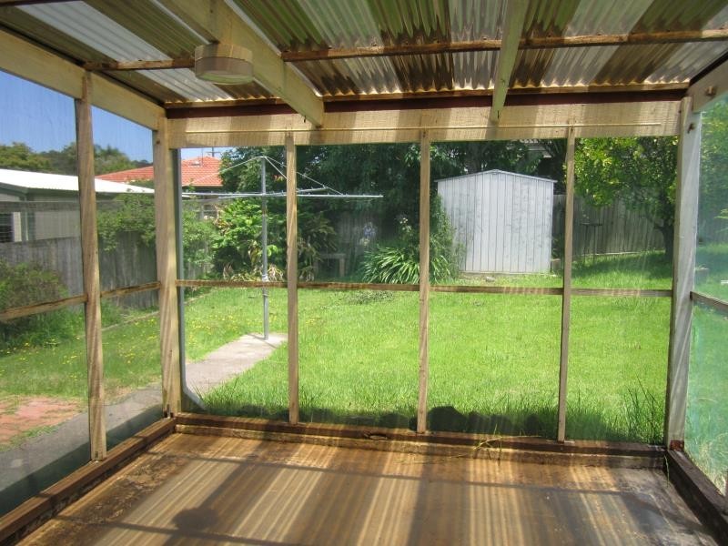 8 Cook Avenue, Surf Beach NSW 2536