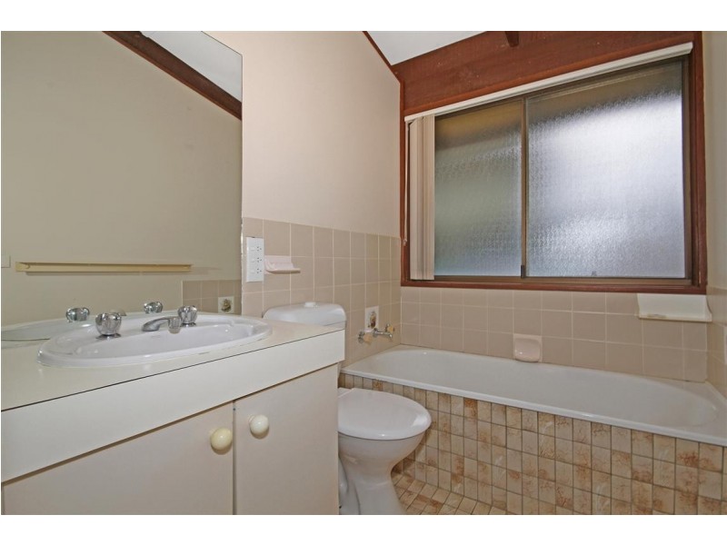 9 Flinders Way, Surf Beach NSW 2536