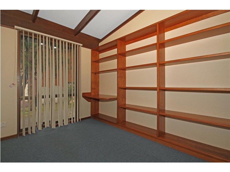 9 Flinders Way, Surf Beach NSW 2536