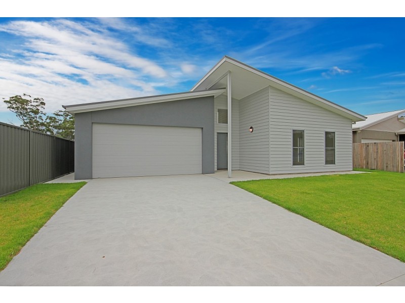 80 Heath Street, Broulee NSW 2537