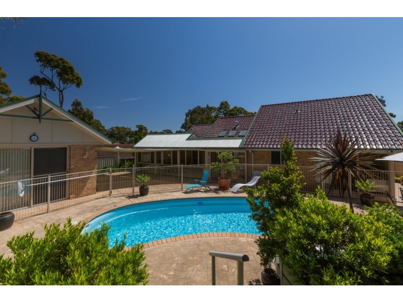 40 Thomas Mitchell Crescent, Sunshine Bay NSW 2536