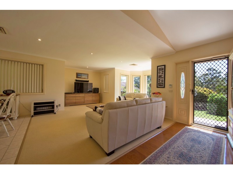 40 Thomas Mitchell Crescent, Sunshine Bay NSW 2536