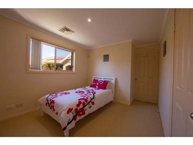 40 Thomas Mitchell Crescent, Sunshine Bay NSW 2536