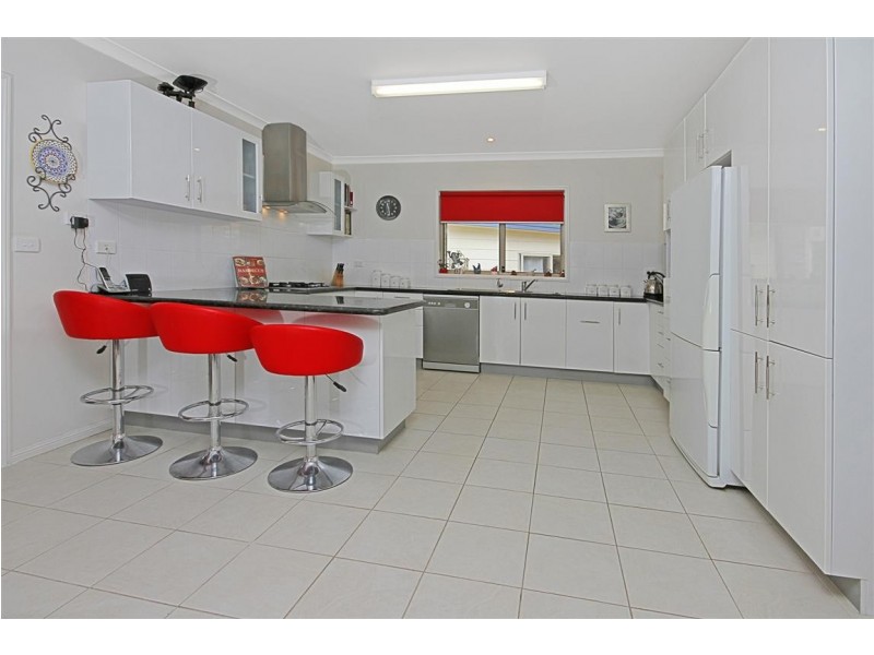 5 Hartog Place, Sunshine Bay NSW 2536