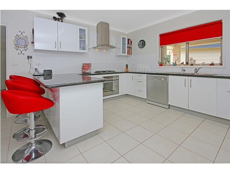 5 Hartog Place, Sunshine Bay NSW 2536