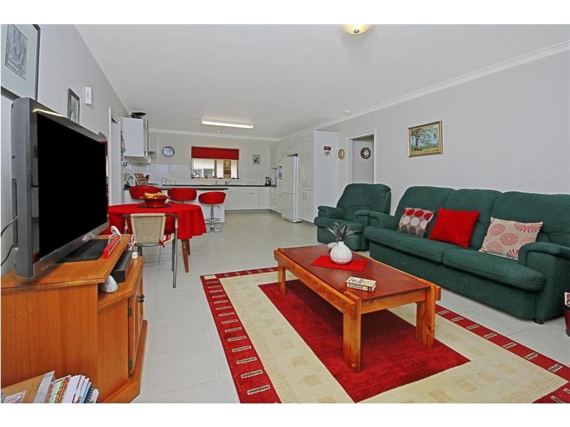 5 Hartog Place, Sunshine Bay NSW 2536