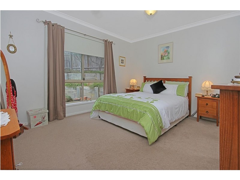 5 Hartog Place, Sunshine Bay NSW 2536