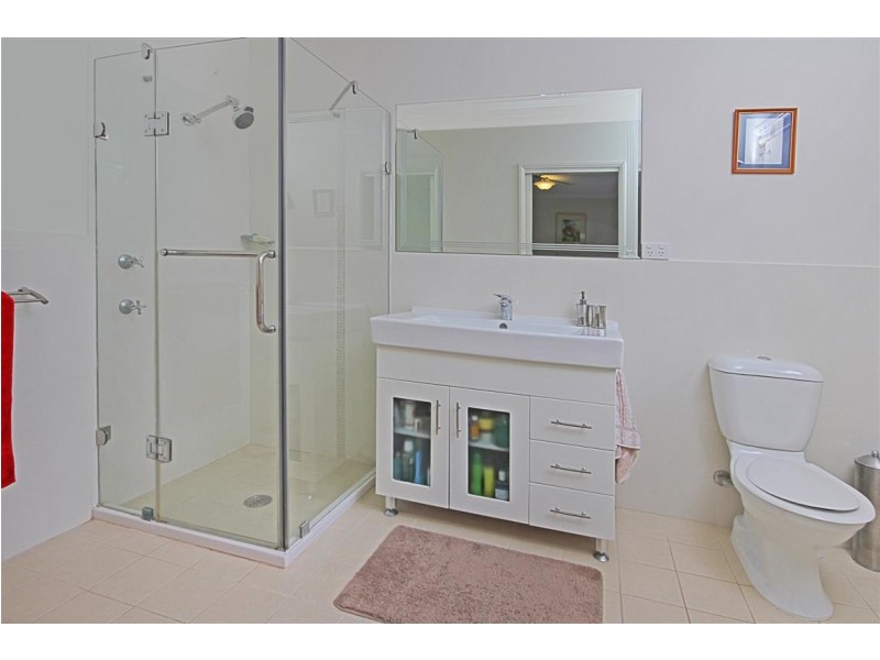 5 Hartog Place, Sunshine Bay NSW 2536