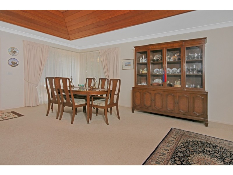 42 Hilltop Crescent, Surf Beach NSW 2536