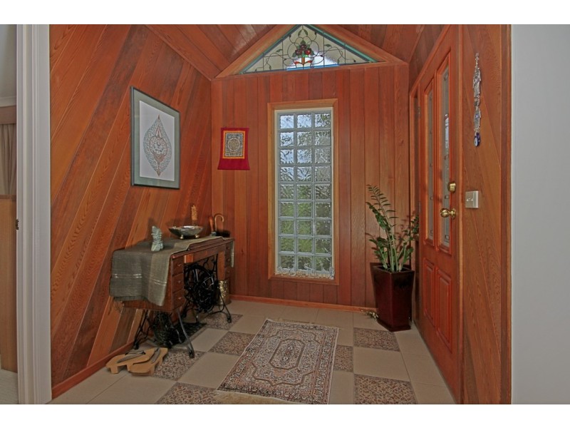 42 Hilltop Crescent, Surf Beach NSW 2536