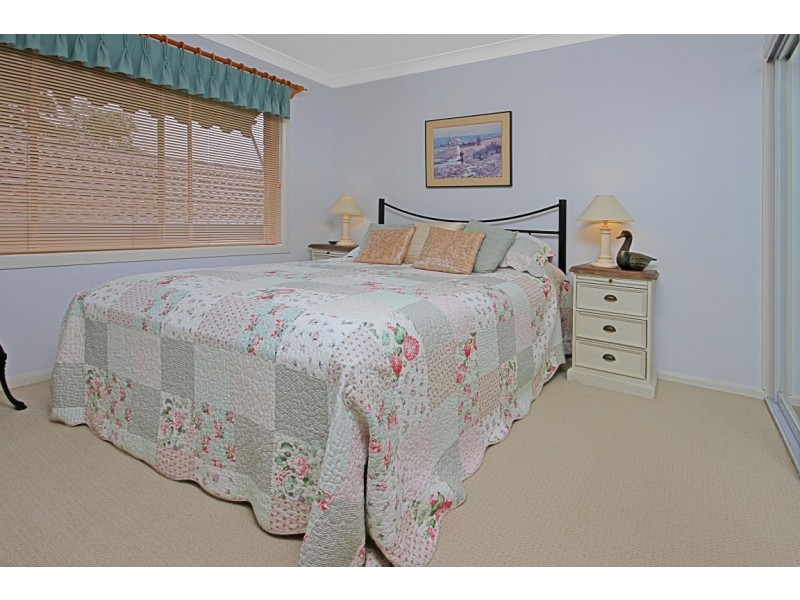 42 Hilltop Crescent, Surf Beach NSW 2536