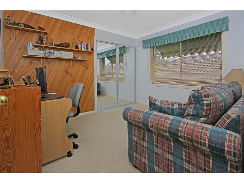 42 Hilltop Crescent, Surf Beach NSW 2536