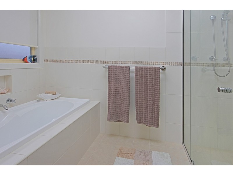 42 Hilltop Crescent, Surf Beach NSW 2536