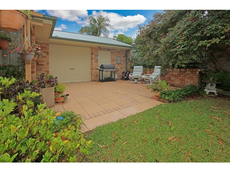 42 Hilltop Crescent, Surf Beach NSW 2536