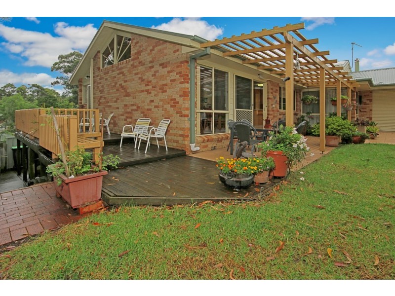 42 Hilltop Crescent, Surf Beach NSW 2536