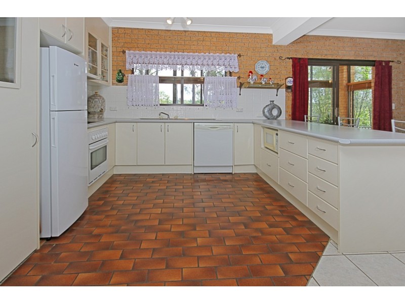 35 Annetts Parade, Mossy Point NSW 2537