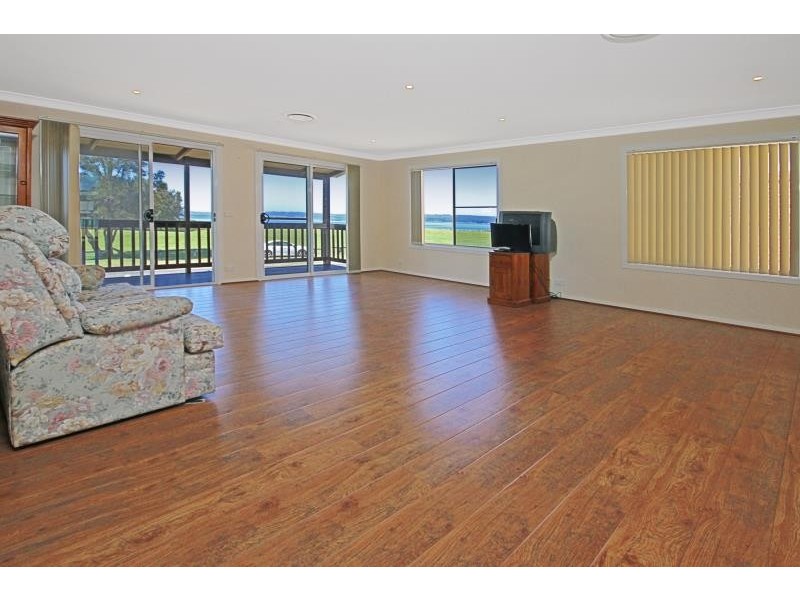 18 Hibiscus Close, Maloneys Beach NSW 2536
