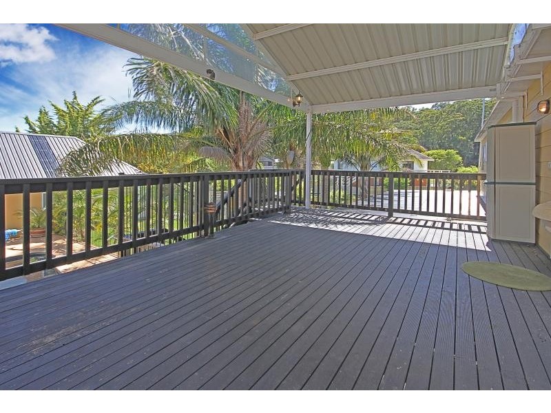 18 Hibiscus Close, Maloneys Beach NSW 2536