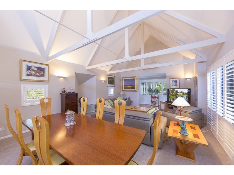 8 Cors Parade, North Batemans Bay NSW 2536