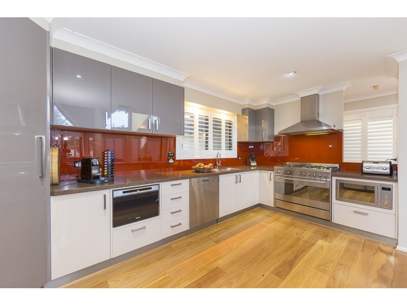 8 Cors Parade, North Batemans Bay NSW 2536