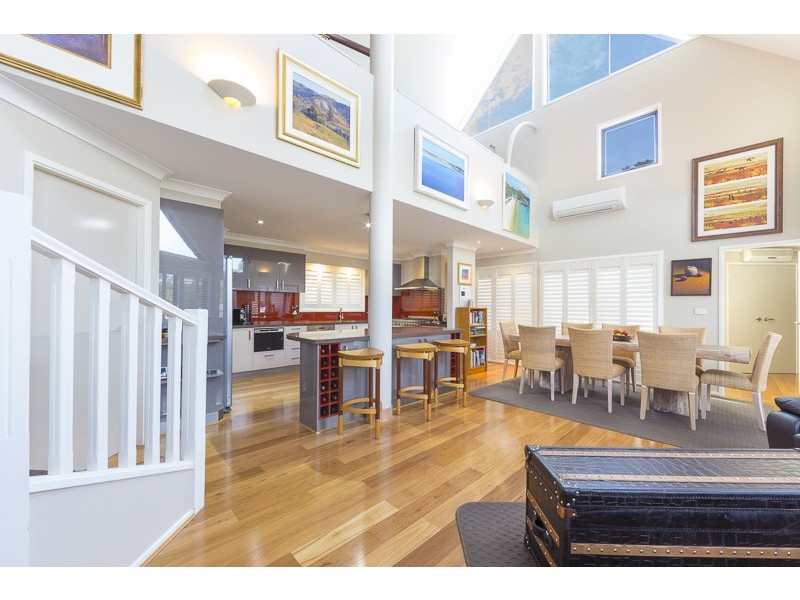 8 Cors Parade, North Batemans Bay NSW 2536