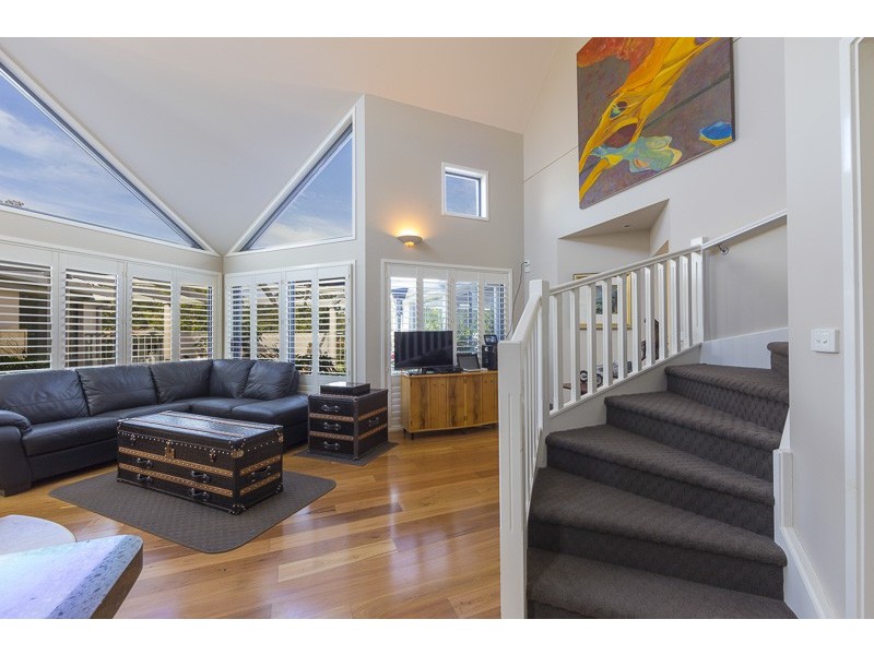 8 Cors Parade, North Batemans Bay NSW 2536