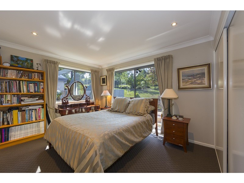 8 Cors Parade, North Batemans Bay NSW 2536