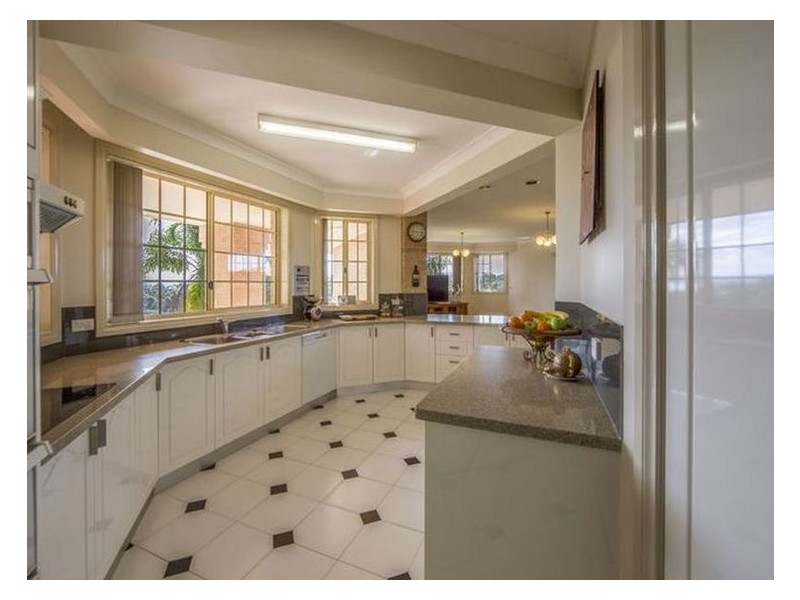 12 Blaxland Crescent, Sunshine Bay NSW 2536