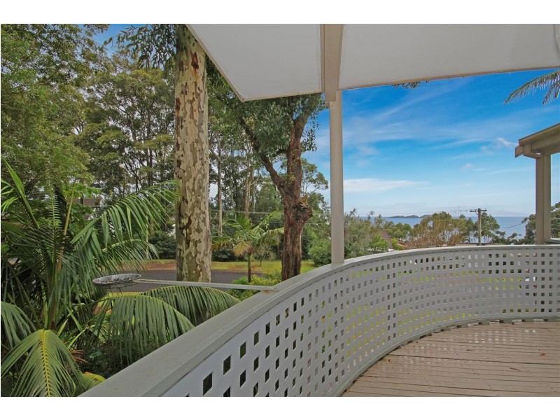 16 Burrawang Crescent, Sunshine Bay NSW 2536