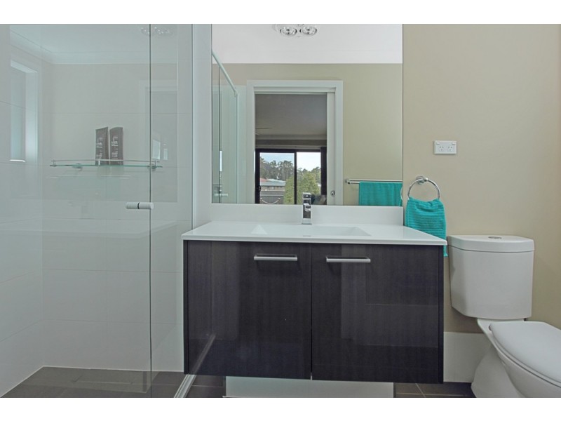 4 Freycinet Drive, Sunshine Bay NSW 2536