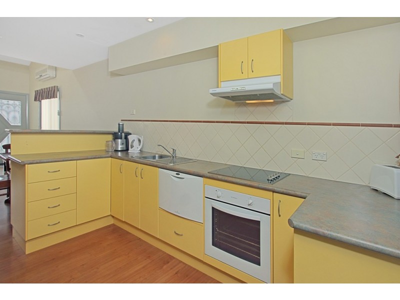 2/20 Pacific Street, Batemans Bay NSW 2536