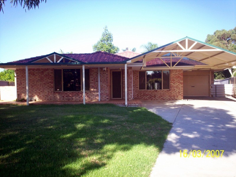 9 Imperial Court, Seville Grove WA 6112