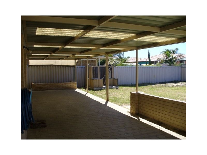 24 Chisholm Circle, Seville Grove WA 6112