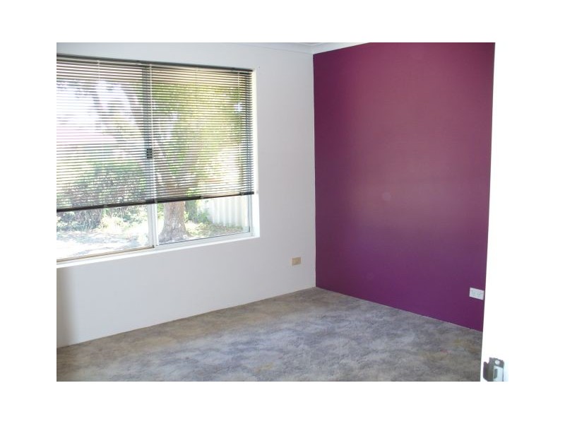 24 Chisholm Circle, Seville Grove WA 6112