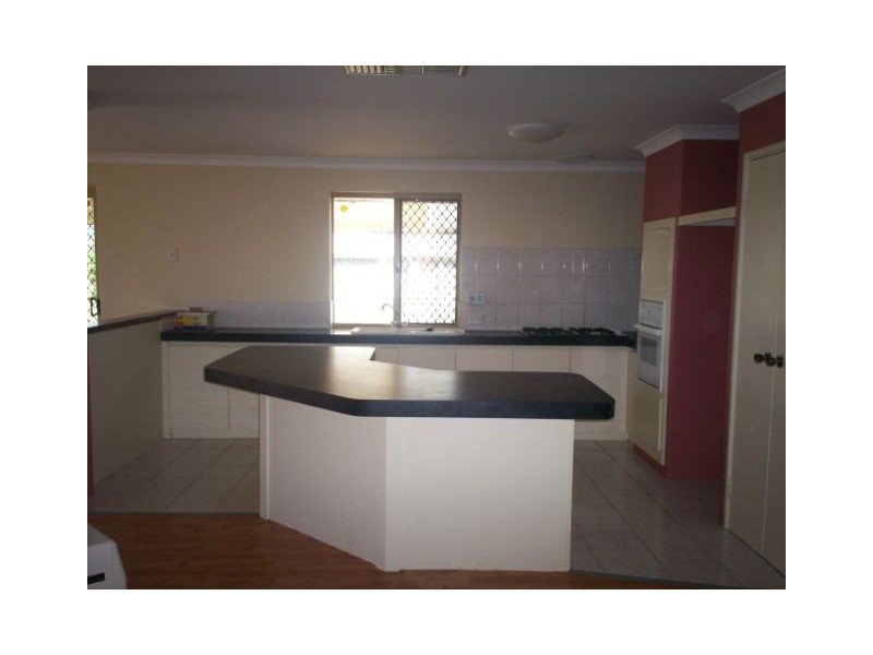 17 Barnfield Court, Seville Grove WA 6112