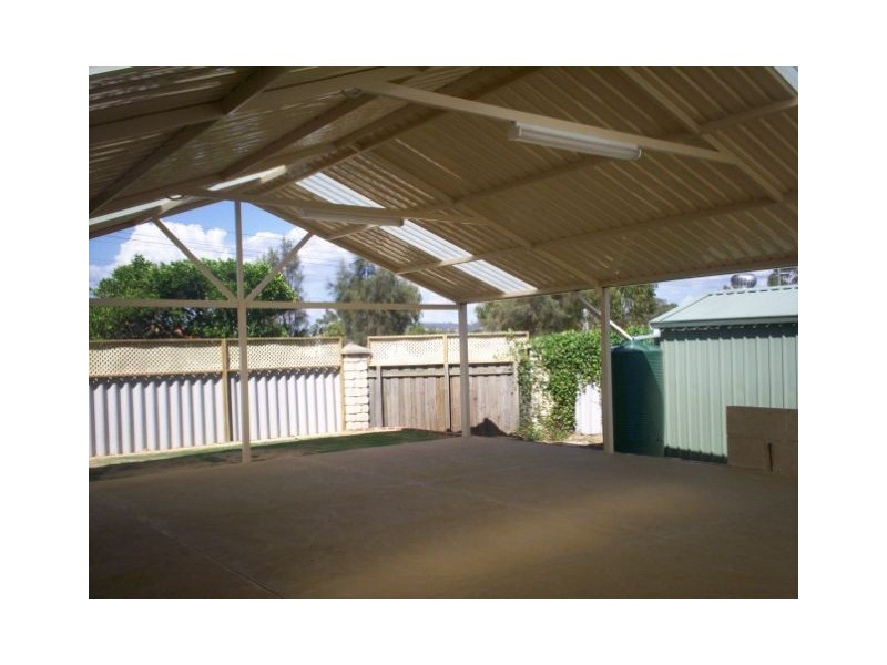 17 Barnfield Court, Seville Grove WA 6112